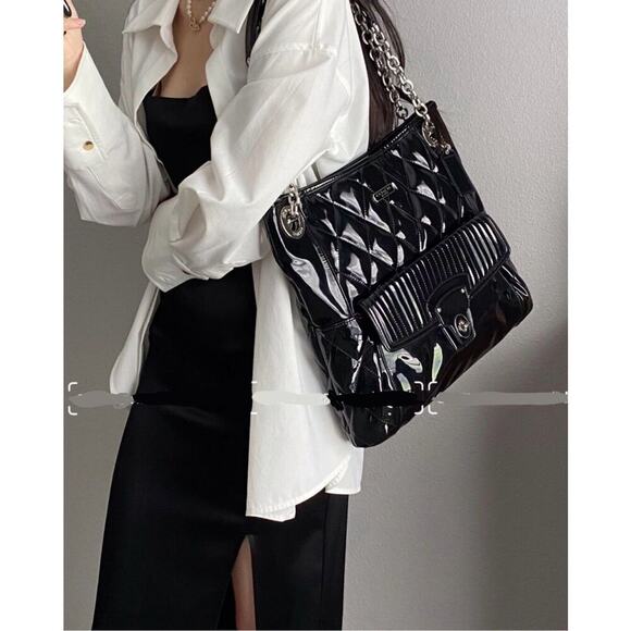 COACH POPPY LIQUID GLASS PURSE 18673 NAVY BLUE CHAIN SHOULDER - Picture 2 of 11